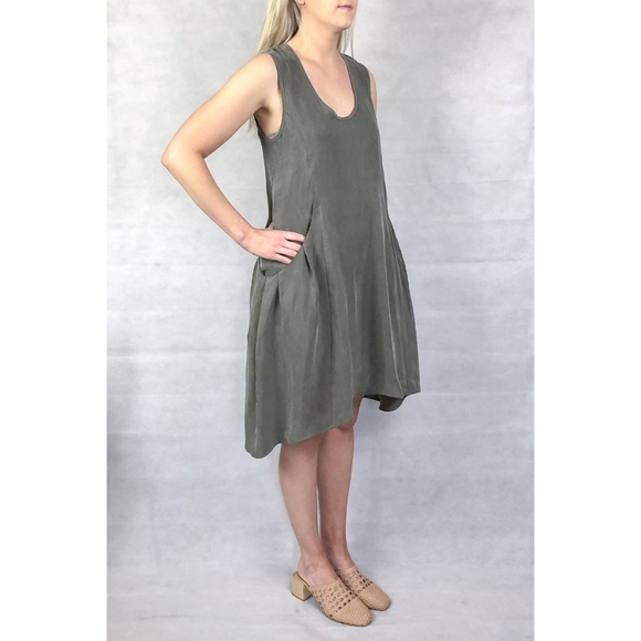 Natalie Busby Minimalist Pocket Shift Dress - Picture 7 of 7
